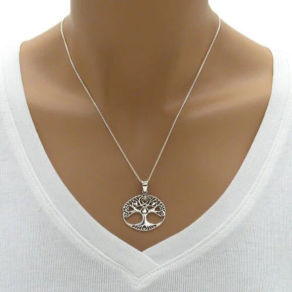 CHARMING STERLING SILVER HEARTS INFUSED TREE OF LIFE IN CIRCLE PENDANT. - Picture 3 of 3